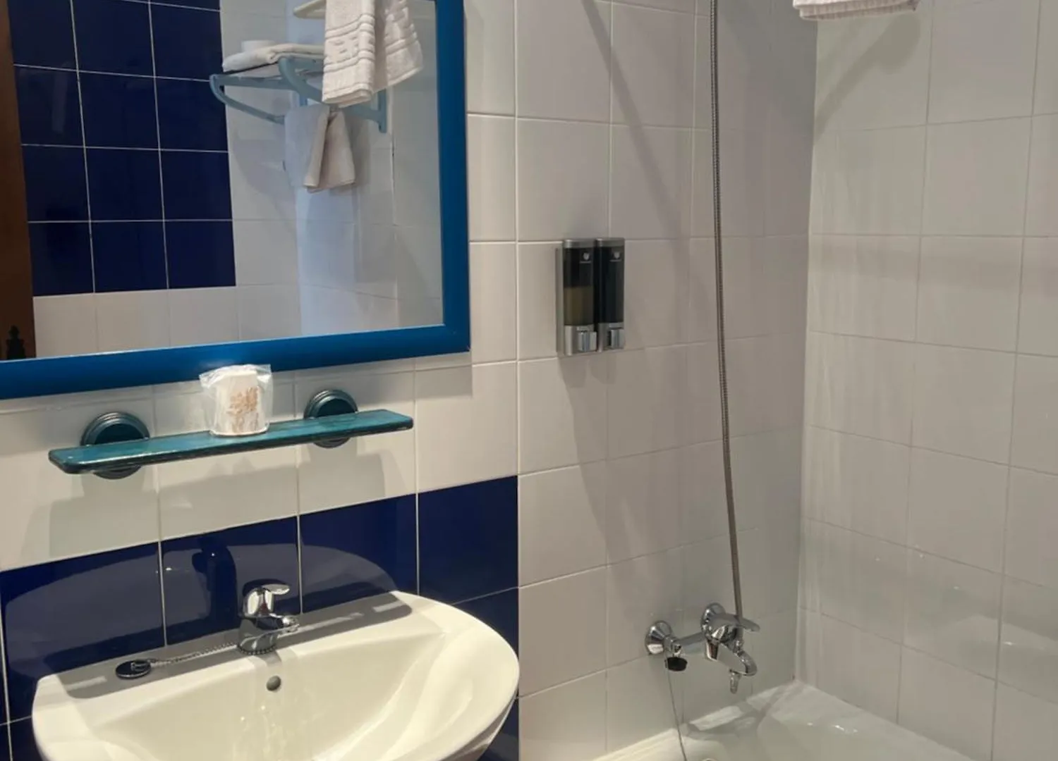 Guest house Hostal Real San Juan Del Puerto Spain